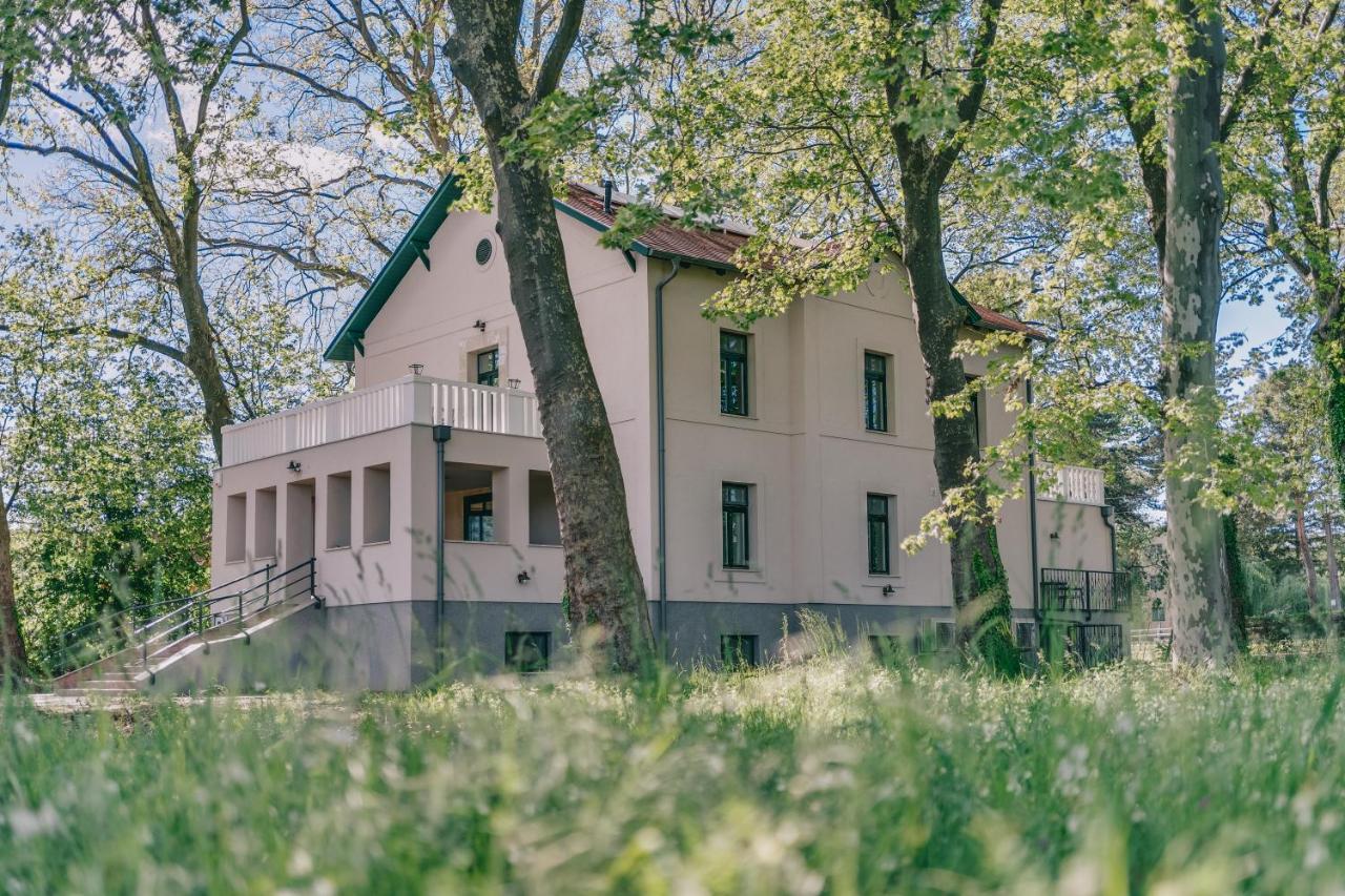 Bringa Villa Balatonlelle Luaran gambar